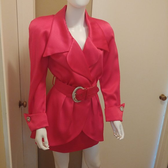 Show-Stopping and Satiny Smooth! - Picture 14 of 15